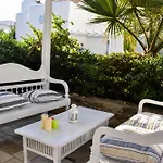 Traditional Mansion In Mykonos